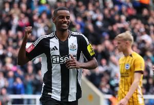 记者：伊萨克离队的可能性日渐降低，没替代者纽卡不会放走他