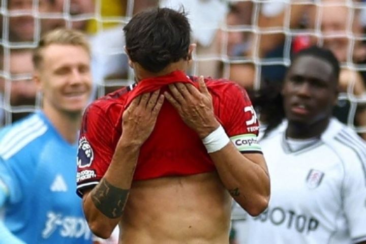 詹俊：曼联开局猛B费丢点是转折点 舍什科登场红魔三叉戟联系不多