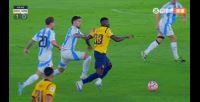 10人vs10人！凯塞多两黄变一红，厄瓜多尔、阿根廷均10人应战！