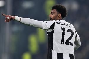 意媒：图多尔和尤文新管理层不看好维加，租借结束就没再考虑过他