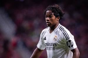 恩德里克父亲：我知道你每天都专注足球，你的未来一片光明