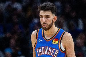 切特：尝试增加更多高效进攻方式 为自己和球队创造机会