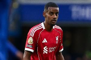 卡拉格：利物浦花那么多钱买两个前锋，不知道要如何安排一起上场图片