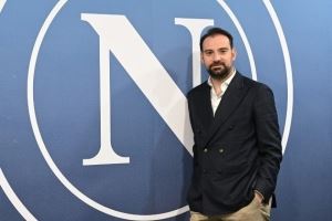 那不勒斯总监：德布劳内受伤影响很大，正在评估引进新中场的机会