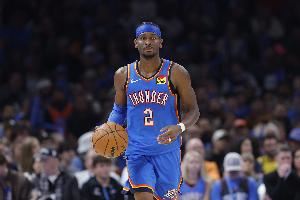 戴格诺特:亚历山大非常谦逊进步欲望极强 攻防领导力在持续提升